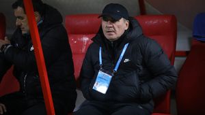 „Omori copilul! La 14-15 ani nu au cum să facă față. Când mai fac școală?”. Gică Hagi, un nou discurs-manifest despre fotbalul românesc