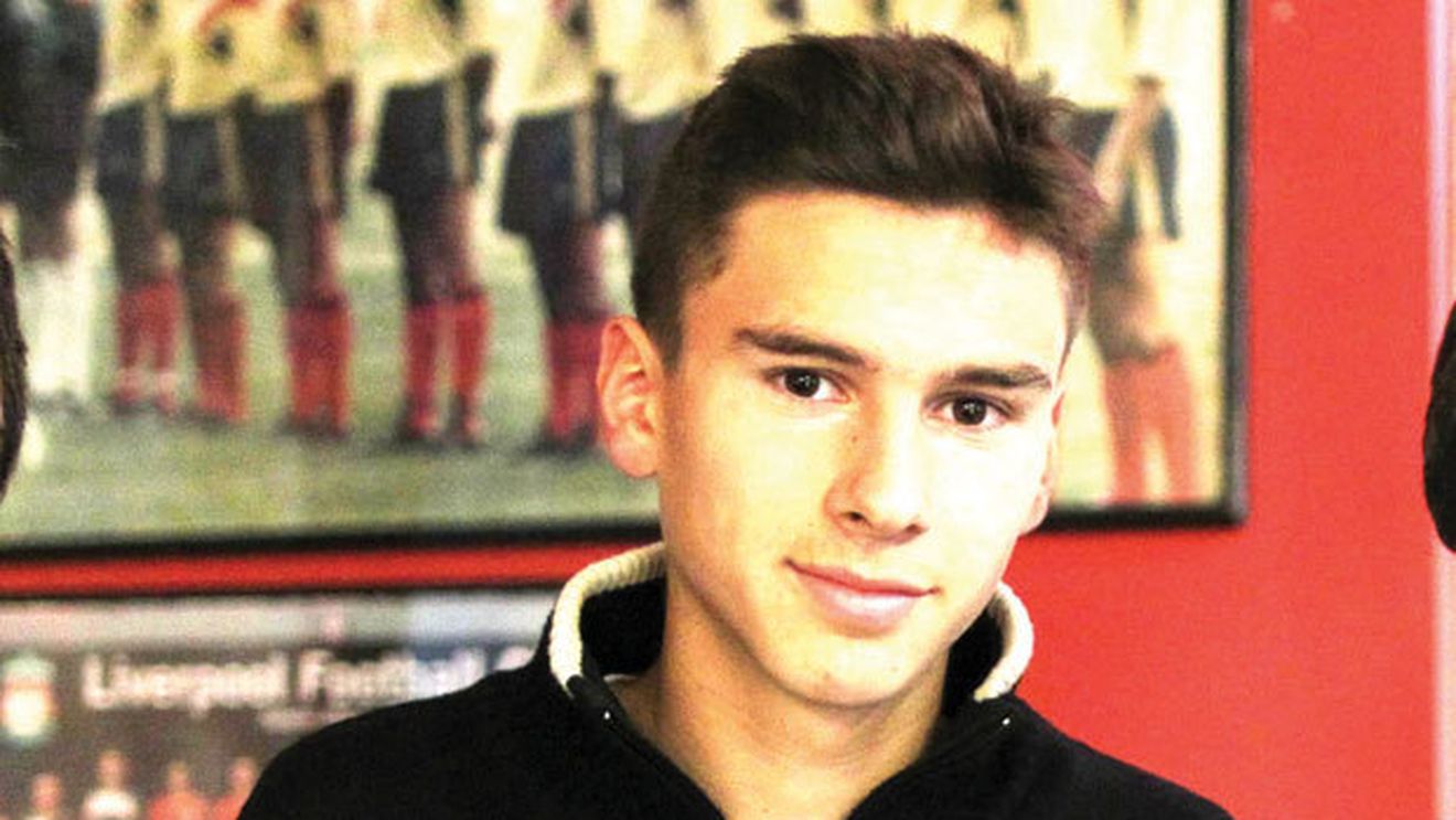 Unchiul său a scris istorie la Steaua, dar el respiră pentru Dinamo!** Nepotul unuia dintre cei mai mari foști steliști vrea în echipa mare a "câinilor" la numai 17 ani: 'Mai rapid decât Ozil'