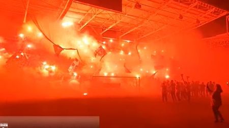 Handbalistele de la Rapid, felicitate ca la carte de galerie pe noul stadion din Giulești! Atmosferă incendiară după ce au cucerit titlul | VIDEO