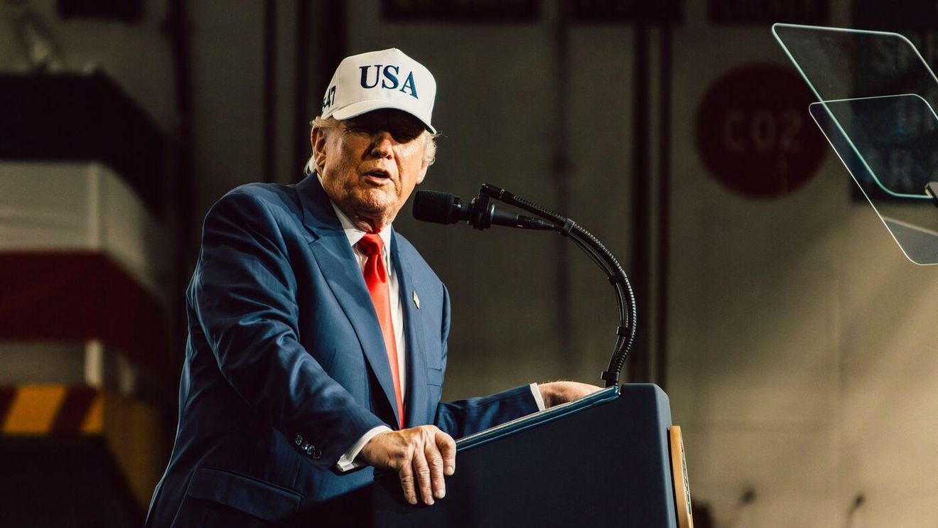 Trump a luat decizia și pe noua lui rețea de socializare, Truth Social, se va putea paria pe sport, pe rata inflației, pe prețul aurului sau pe alegeri!