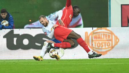 Joyskim Dawa, ultimul meci în echipa lui Gigi Becali? Eliminarea fundașului central a „rupt” jocul dintre FCSB și Farul Constanța