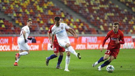Momente emoționante înainte de FCSB - CFR! Ce au făcut jucătorii celor două echipe cu doar câteva secunde înainte de fluierul de start | FOTO