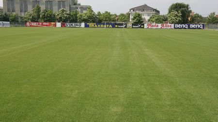Stadionul „Petre Deselnicu" se inaugurează joi