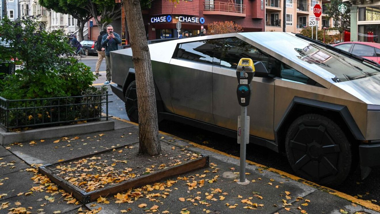 A venit nota pentru Elon Musk! Tesla e bună de plată într-un proces pentru Cybertruck: câți bani a primit un client care a fost indus în eroare cu funcția FSD