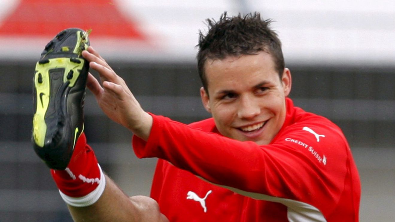 Liverpool l-a transferat pe Philipp Degen