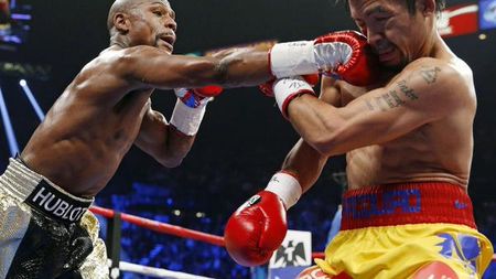 Ipoteză-șoc! Meciul Mayweather - Pacquiao, la un pas să fie ANULAT! "Ne-am gândit să ne retragem. Dureri au fost din repriza trei"