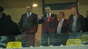 M. Costea, HUIDUIT de fani! Becali: "Este un măscărici pe teren! Merită asta!"** Reacția după remiza cu Rapid: Gigi a cerut penalty