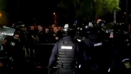 VIDEO | Supărare mare la Cluj, după eșecul cu Hermannstadt. Fanii i-au luat la rost pe jucători, Ely Fernandes, aproape să fie agresat. ”Demisia, Lincar!” Acuzații de blat din rândul suporterilor