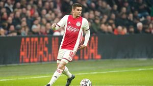 Răzvan Marin, gata să se întoarcă la antrenamentele lui Ajax! Anunțul incredibil făcut de olandezi în plină pandemie de coronavirus