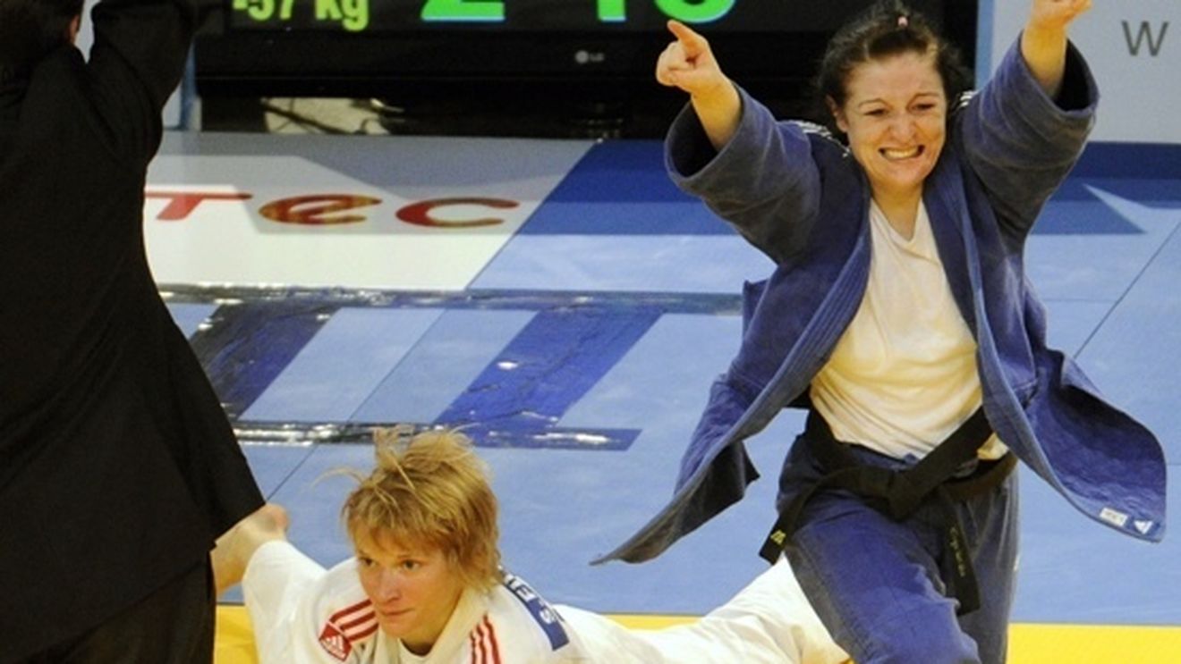 Corina Căprioriu și Dan Fâșie, aur la Cupa Mondială de judo!** Scrie-le un mesaj!