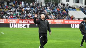 Marius Șumudică și-a anunțat fotbaliștii, în vestiar, că își dă demisia de la Rapid București. Decizia finală a luat-o azi și s-a aflat și motivul pentru care le-a transmis jucătorilor, la cabine, mesajul despre plecarea sa