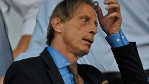 Christoph Daum a fost întrebat ce ar face dacă ar primi o ofertă de la Manchester United. Răspunsul genial dat de selecționerul României