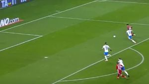 Olimpiu Moruțan, assist superb pentru Dennis Man! Starul celor de la FCSB, ocazie mare în debutul derby-ului de la Craiova | VIDEO