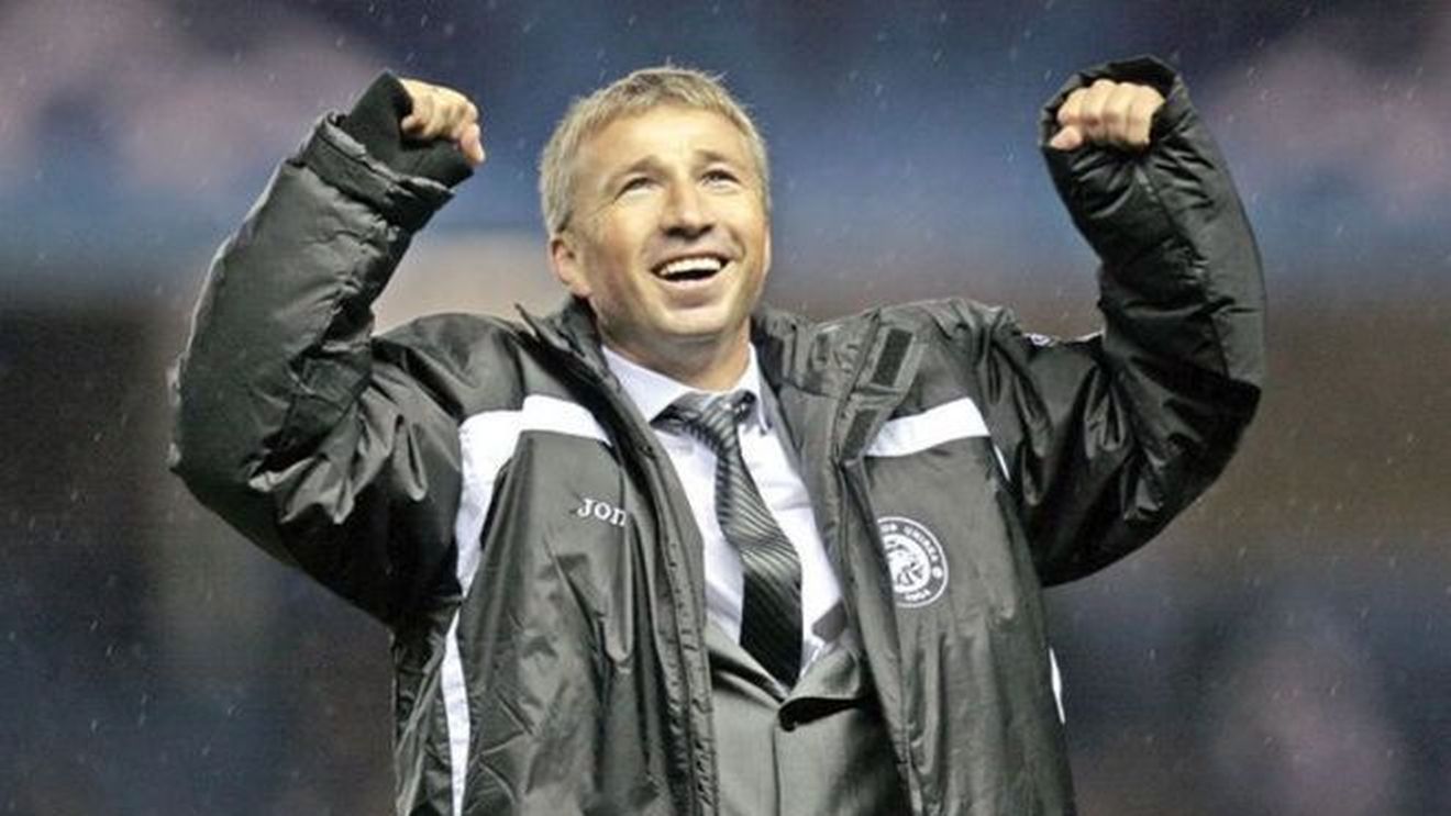 "În altă țară, Petrescu s-ar purta altfel cu arbitrii!** Va ajunge antrenor mare"