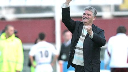 Andone: "Luni vorbesc cu Dinamo, până miercuri mă decid"