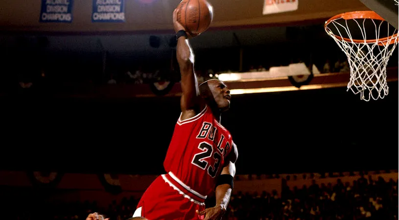 Tot ce a atins Michael Jordan se transformă în aur. Şase perechi de încălțari au fost vândute cu 8 milioane de dolari