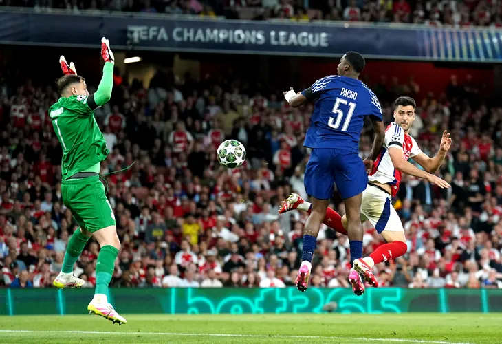 PSG - Arsenal 2-1, în semifinalele Ligii Campionilor (3-1 la general). Echipa franceză va lupta pentru trofeu, la Munche