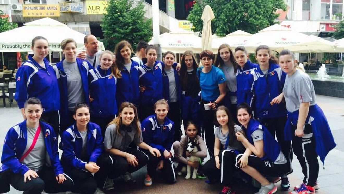 Încă un nume important din handbalul românesc s-a calificat la turneul final cu o echipă de juniori. "Vă felicit din suflet pentru atitudine și dăruire. Bravo gladiatoarele mele!"