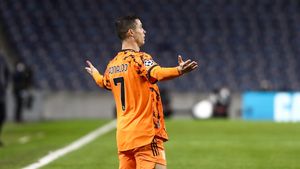 Juventus Torino se confruntă cu o criză financiară fără precedent în istoria clubului: va alege la cine va renunța între Cristiano Ronaldo și Paulo Dybala