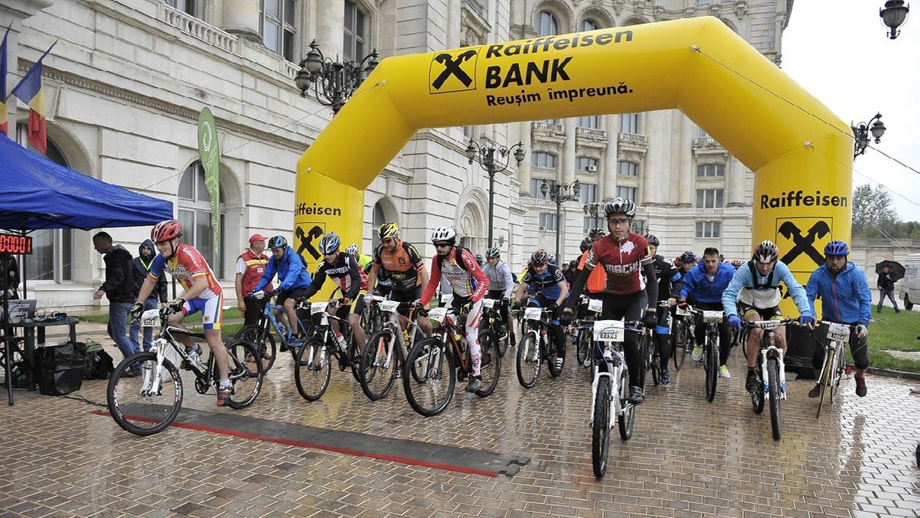 A șasea ediție BikeFest va avea loc sâmbătă și duminică în Parcul Izvor. Rutierii vor pedala și prin curtea Casei Poporului! 