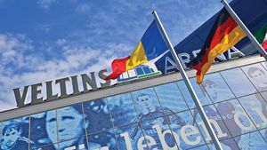 Noroc bun, Steaua! Roș-albaștrii vor juca pe o arenă infernală: zgomotul produs de fani pe Veltins Arena, de opt ori mai mare decât limita suportabilă