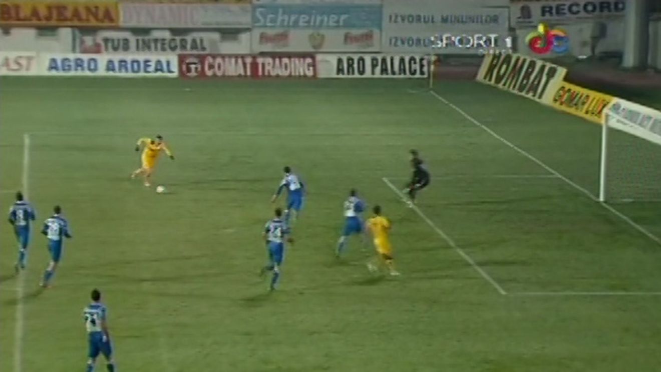 Reghe se va lua cu mâinile de cap când va vedea asta!** Pe cine vrea Becali la Steaua? Paul Batin și-a 'îngropat' echipa la Bistrița: VIDEO Ratări incredibile!