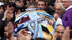 Italia, într-un nor de CEAȚĂ‚!** Decizia dată în cazul fanului lui Lazio UCIS de un polițist a fost schimbată! "Ne e frică de reacția hooliganilor"