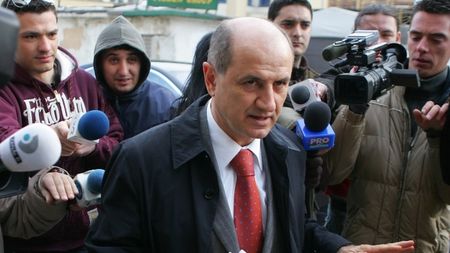 S-a răzgândit? **Copos vrea să reia negocierile cu Stache!