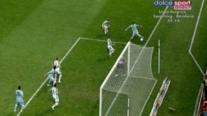 VIDEO Șumi nu te uita la faza asta dacă nu vrei să înnebunești!** Golul lui Buga, anulat greșit de brigada de arbitri