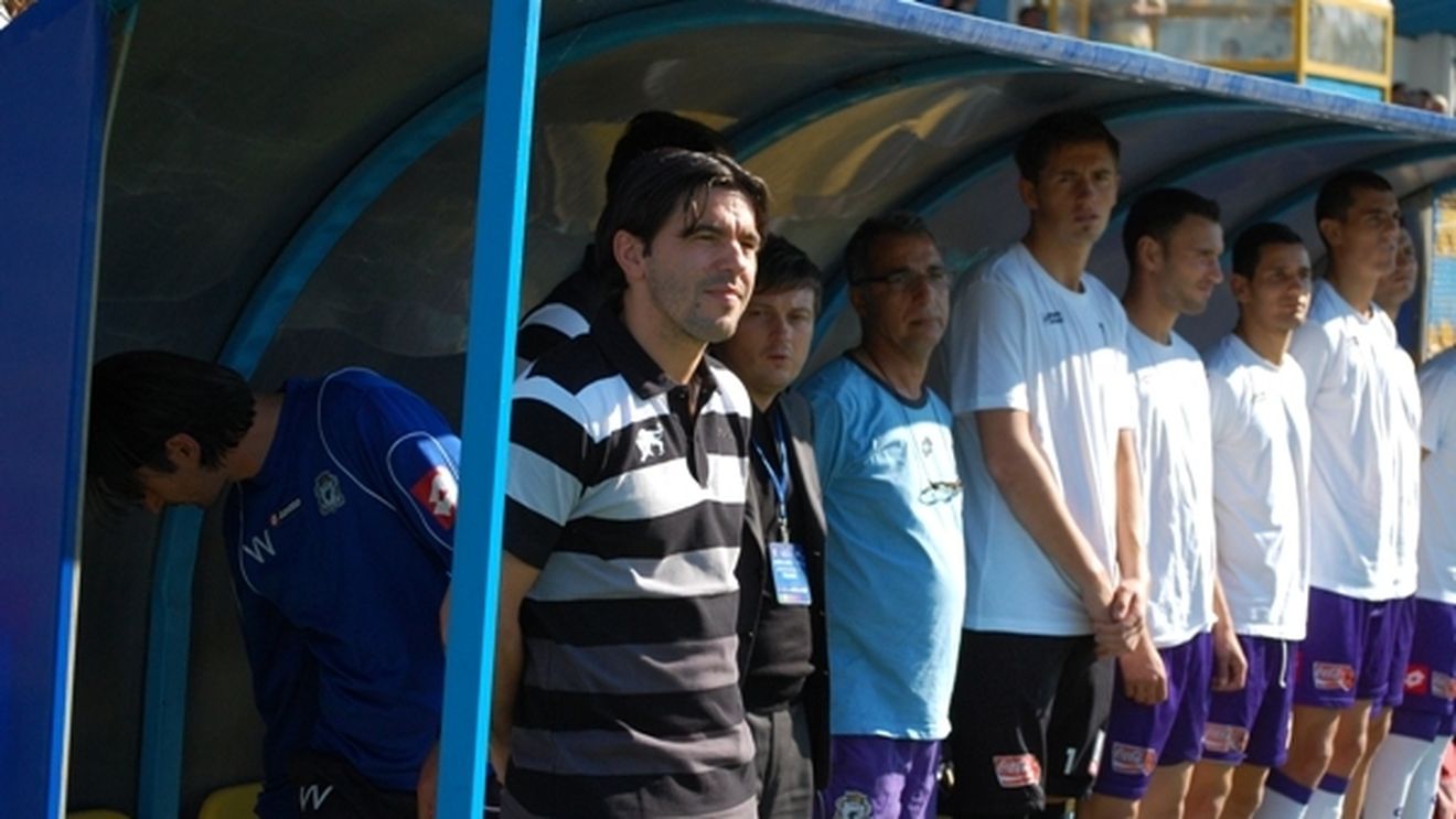 Contra, admirat de jucători! Vezi motivele pentru care "Guriță" este apreciat pe Bega!