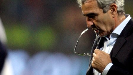 AS: "Jucătorii Franței îl salvează pe Domenech!"