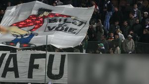 Vezi aici un mesaj "original" împotriva steliștilor