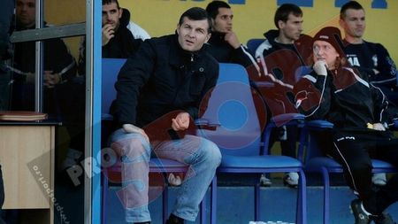 Steaua și Poli, în același avion: **"Ne urcăm primii, să stea ei în spate":)