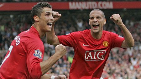 Rio Ferdinand și-a prelungit contractul cu Manchester