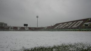 Au trecut la lopată