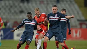 Situația șocantă la o echipă din Liga 1. Nu mai puțin de 11 jucători și-au reziliat contractele. Rămânem cu 13 echipe în campionat?