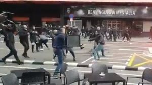 „La Liga” s-a transformat în „liga luptelor de stradă”. Fanii s-au bătut zdravăn la Valencia și Barcelona. VIDEO