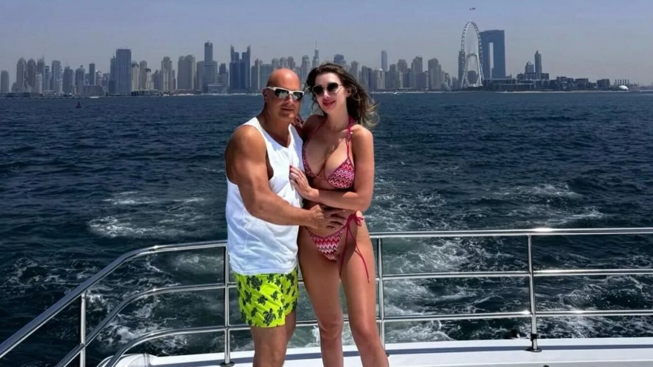 Ce mai face milionarul Arpad Paszkany. Iubita cu 24 de ani mai tânără l-a fotografiat în reședința lor luxoasă din Marbella