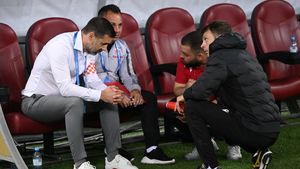 Lovitură grea pentru Dinamo! Mijlocașul cu zeci de meciuri în Serie A a decis să semneze cu un alt club din play-off-ul Superligii