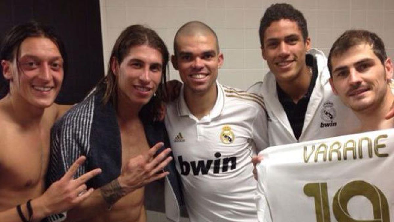 E nebunie la Madrid! FOTO** Casillas a postat pe Twitter o imagine din vestiar:** "Ne pregătim de petrecere"