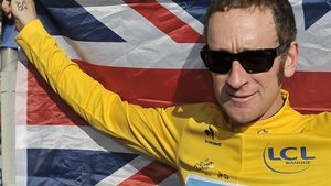 "Să nu-mi spuneți Sir"! Bradley Wiggins a fost înnobilat de Regina Elisabeta a II-a