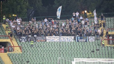 Gestul neașteptat făcut de suporterii Universității Craiova la finalul eșecului usturător de la Sarajevo! EXCLUSIV