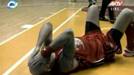 VIDEO DEMENȚIAL** Asta e cea mai TARE simulare din sport! Ce se întâmplă atunci când creierul UITĂ‚ să mai reacționeze la durere