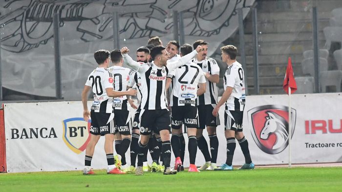A cerut un salariu uriaş, imediat după U Cluj - Rapid 2-1. Dacă nu îl primeşte, fotbalistul pleacă!
