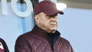 Gigi Becali, ironie despre Rapidul lui Dan Șucu: „Eu am Mercedes și tu ai Dacia. Nu fac concurență pe bani la fotbal, nu sunt idiot”