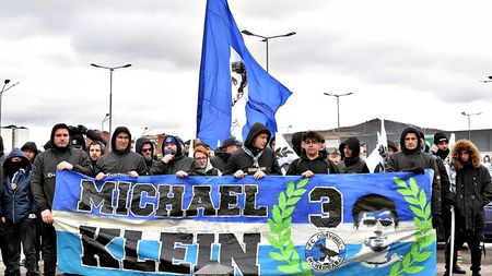 30 de ani fără inegalabilul Michael Klein! Decizia surprinzătoare luată de fiica Dominique, chiar la comemorarea de la Hunedoara. Cine a fost fotbalistul care s-a stins la doar 33 de ani | SPECIAL