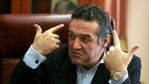 Becali, trezit din somn de trupele S.P.I.R.!** Locuința din Pipera, percheziționată de polițiști!