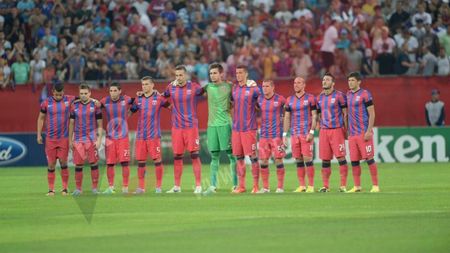 Moment oribil în startul partidei dintre Steaua și Legia! Arbitrul Rizzoli, dezgustat de reacția fanilor de pe Național Arena
