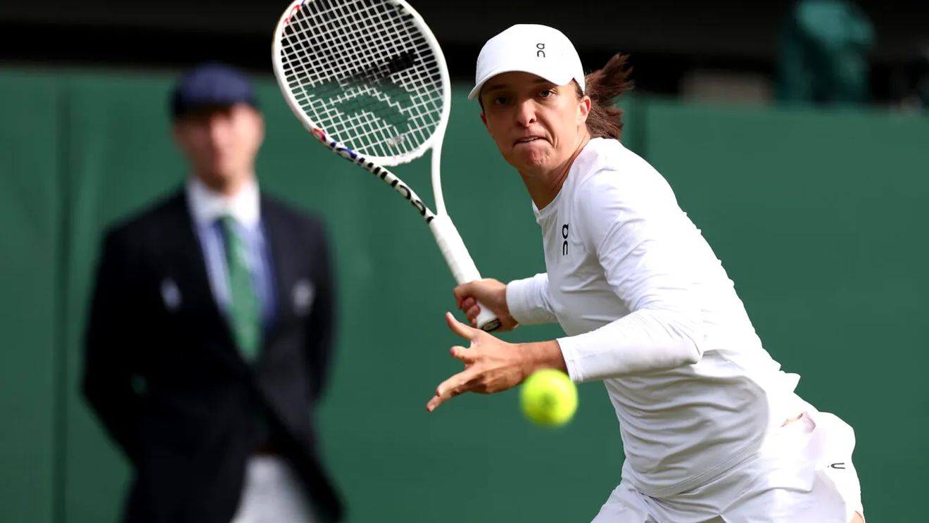 Gest rușinos al spectatorilor de la Wimbledon față de Iga Swiatek. Ce au făcut când liderul WTA s-a întors după pauza de vestiar, unde a stat mai mult decât ar fi trebuit