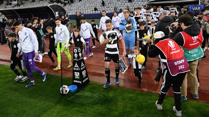 Transfer surpriză! Un club legendar din Franța vrea să-l cumpere pe fotbalistul revelației din Superliga
